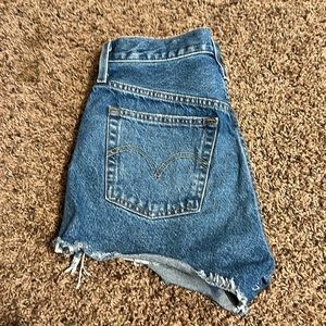 Womens Levi’s Jean Shorts - 29
